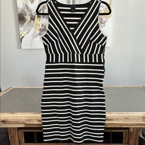Ann Taylor Black and White Sleeveless Sheath Dress